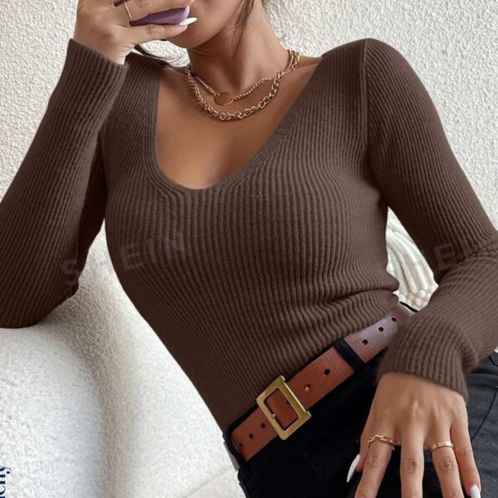 Knit long sleeve top; size small in Coffee Brown